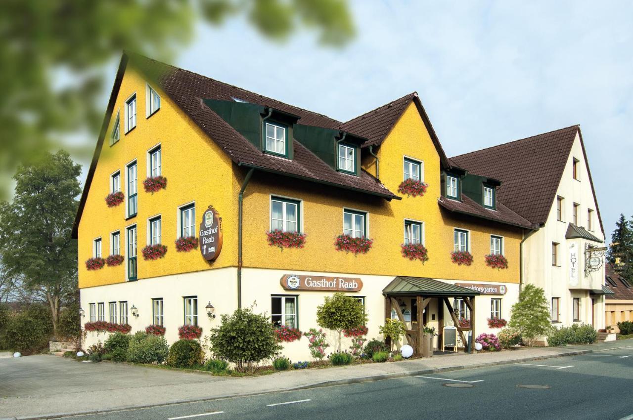 Hotel Gasthof Raab Швабах Экстерьер фото